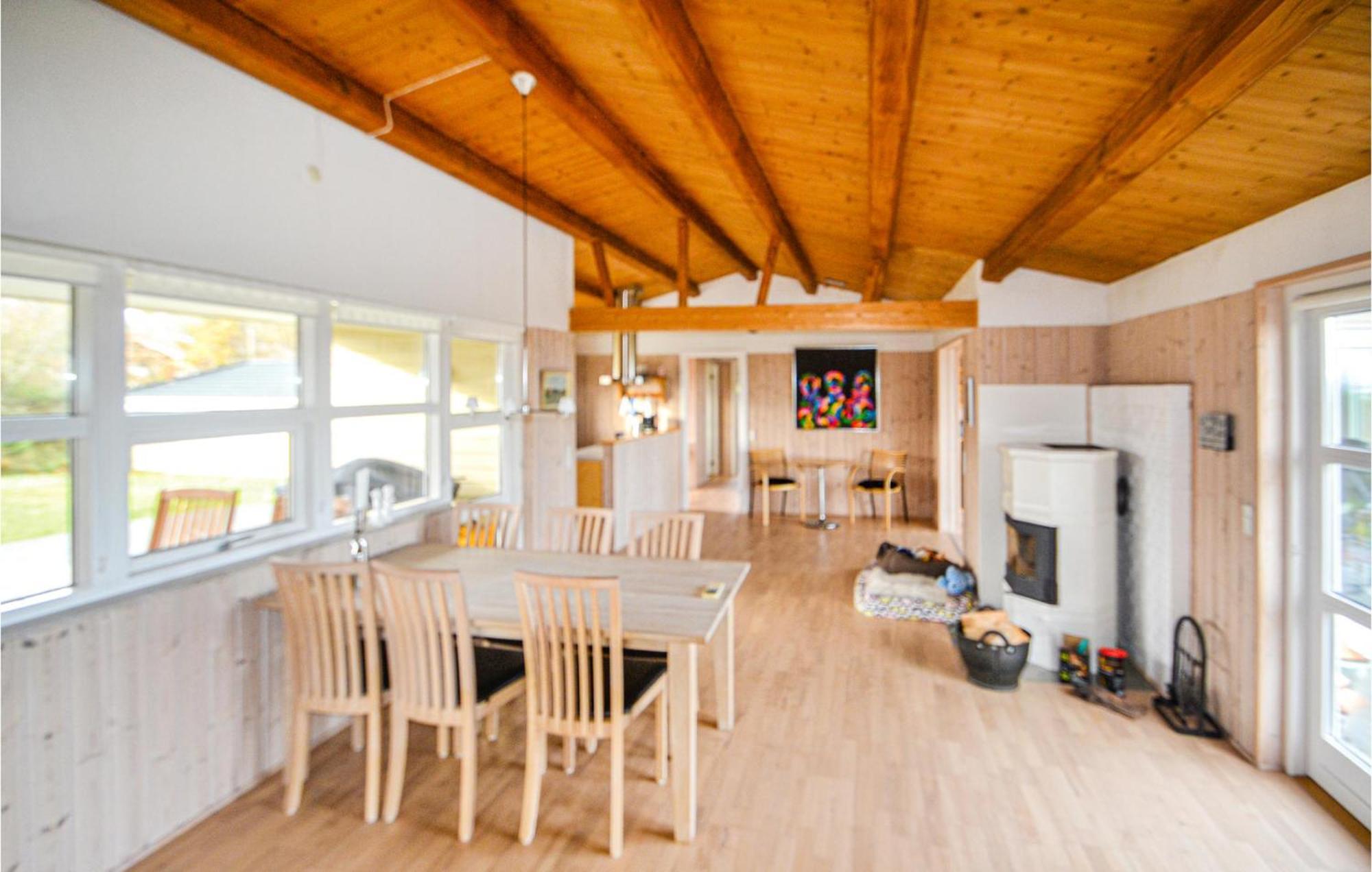 Amazing Home In Orsted With Kitchen Exterior foto