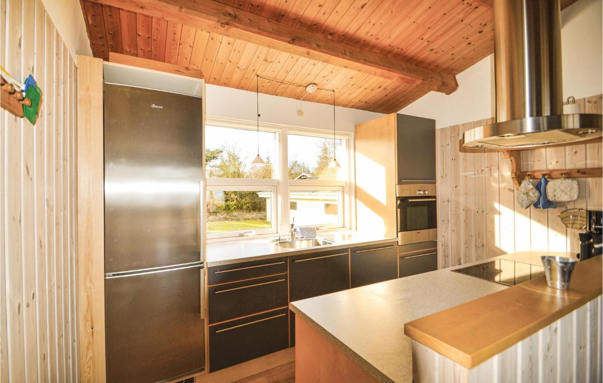 Amazing Home In Orsted With Kitchen Exterior foto